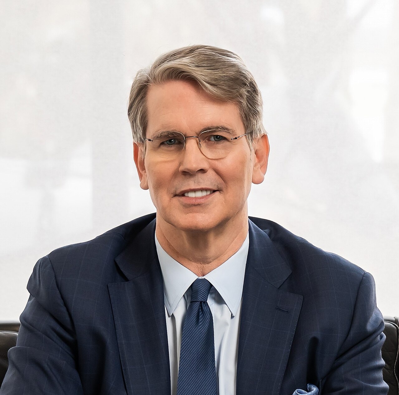 АМЕРИКАНСКИОТ МИНИСТЕР ЗА ФИНАНСИИ ја нарече Данска „нерелевантна“, а на Европа ѝ порача да „седне и да го почека Трамп“