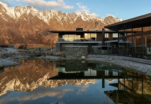 Куќата Hidden Island Retreat – најдобар можен одговор на пејзажот на Нов Зеланд (ВИДЕО)