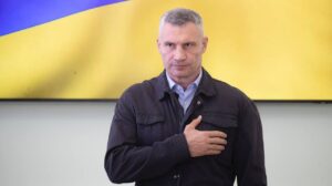 Кличко: Речиси 2.000 згради во Киев се без греење, напуштете го градот – може да биде полошо