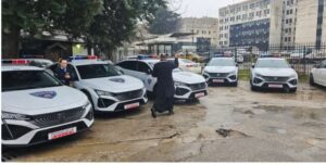 (ФОТО)Тошковски со чиј амин попови ги прскаа со „света“ вода полициските автомобили и мотори?!