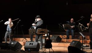 (ВИДЕО+ФОТО) Раде Шербеџија повторно приреди незаборавна вечер со концертот кој донесе музика, моќна поезија но и изненадувања