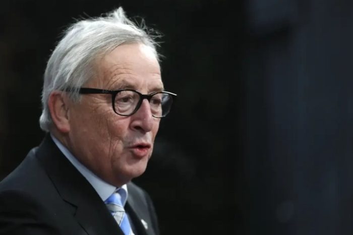 ЈУНКЕР ДО ЛИДЕРИТЕ НА ЕУ: Можете сè да правите, но ако јадете од раката на Трамп, ќе бидете губитници – пристапете му со крената глава