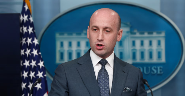 Стивен Милер, заменик шеф на кабинет во Белата куќа тврди: Никој не би се борел против САД за Гренланд