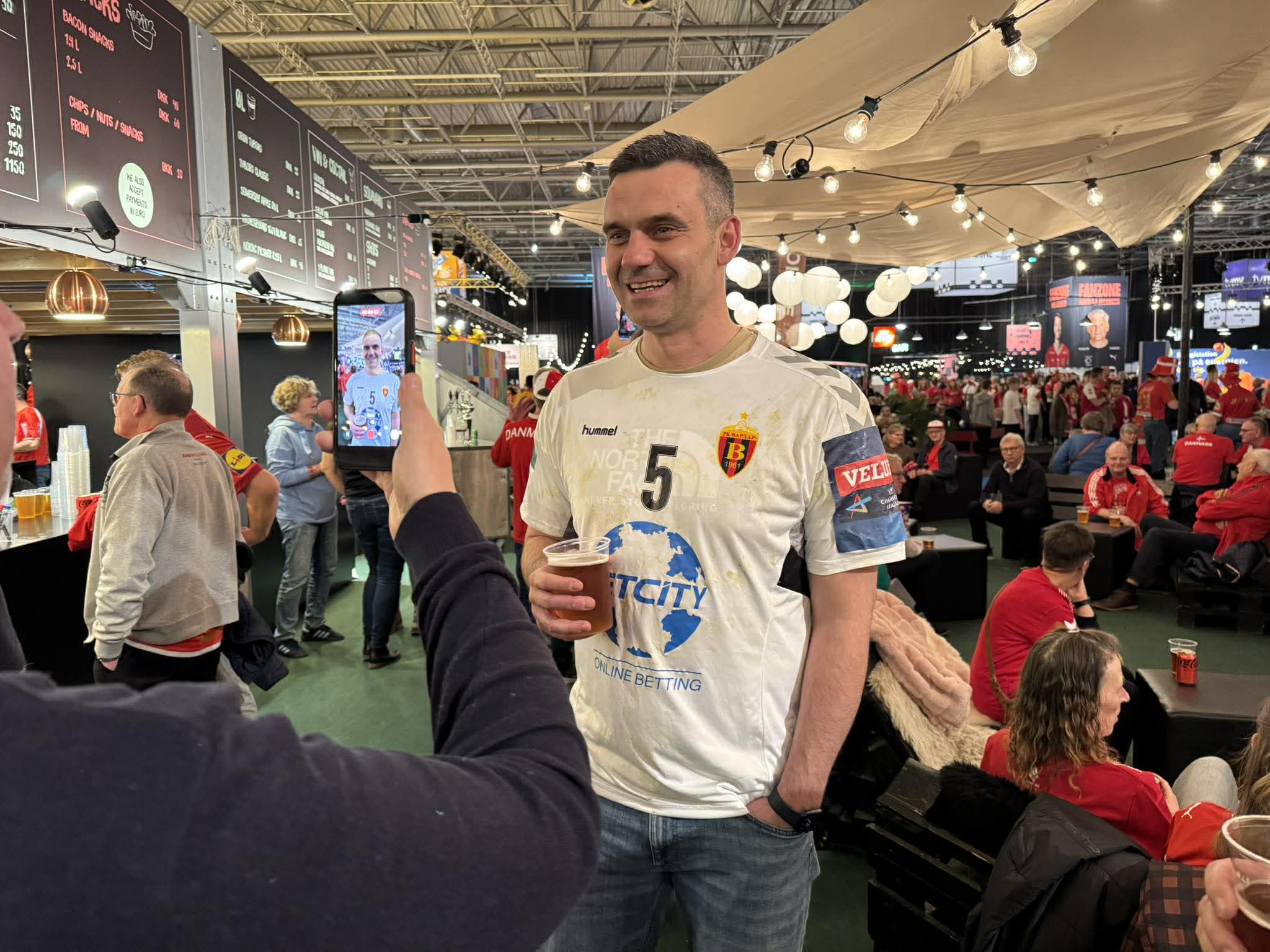 Филип Лазаров на трибини во Хернинг: Шампионскиот дрес на Стоилов – амајлија против Португалија!