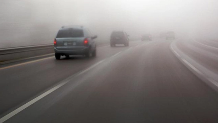 Магла со видливост од 30 до 150 метри на повеќе патни правци