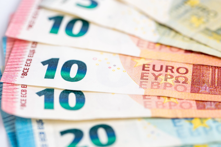 Колку изнесува просечната плата во Црна Гора?