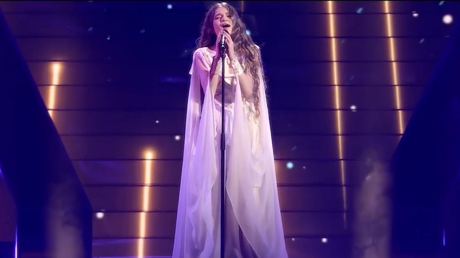 Нела Манческа: Мојот сон е Холивуд, ја сакам големата сцена, книгата и животните