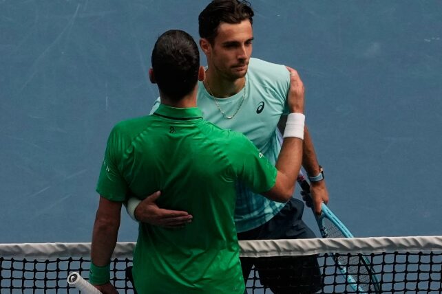 (Видео) Ѓоковиќ губеше 0:2, па Мусети му го предаде мечот