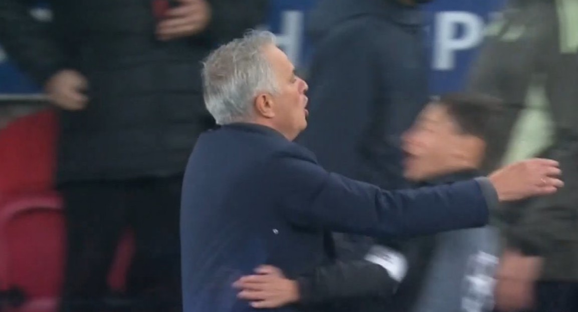 Збесна од радост: Реакцијата на Мурињо по голот на голманот Трубин (ВИДЕО)