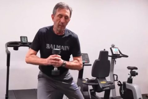 Жика Јакиќ крева тегови: Водителот доследен на вежбите за закрепнување по мозочниот удар