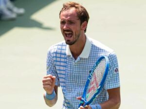 Австралија Опен: Победа на Медведев, фаворитот елиминираше Србин