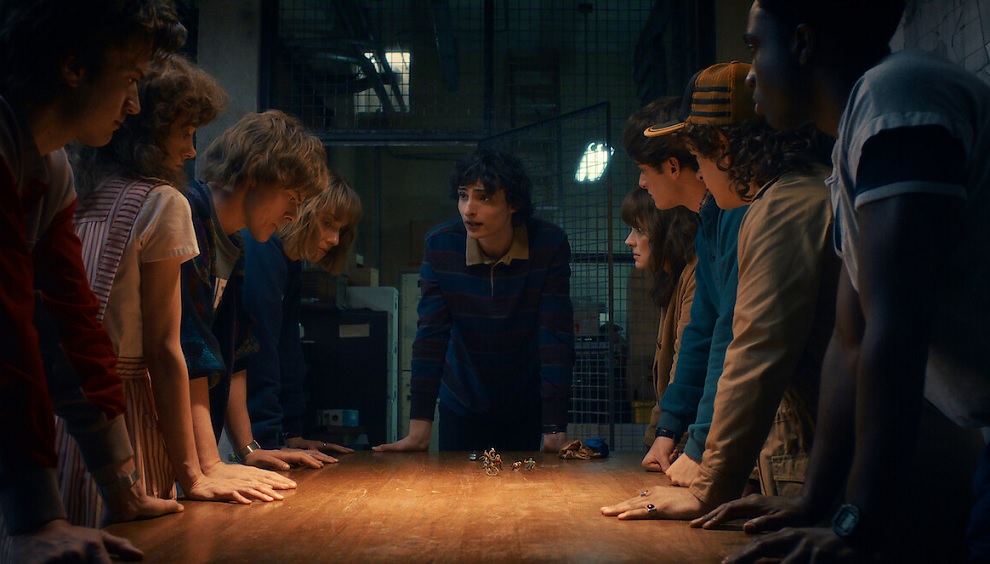 „НЕТФЛИКС“ ПОВТОРНО ПАДНА ЗА ФИНАЛЕТО НА СЕРИЈАТА „ЧУДНИ НЕШТА“