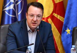 Николоски: Брисел ги прифати барањата на македонската влада, возачите се прифатени како професионалци