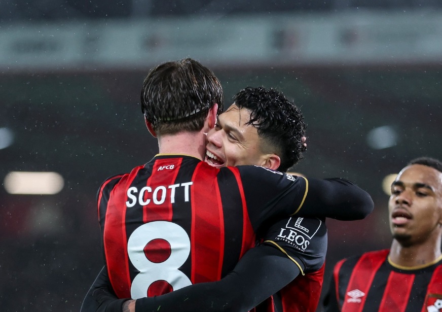 Лудница на „Виталити“: Борнмут во 95. минута го шокира Ливерпул (ВИДЕО)