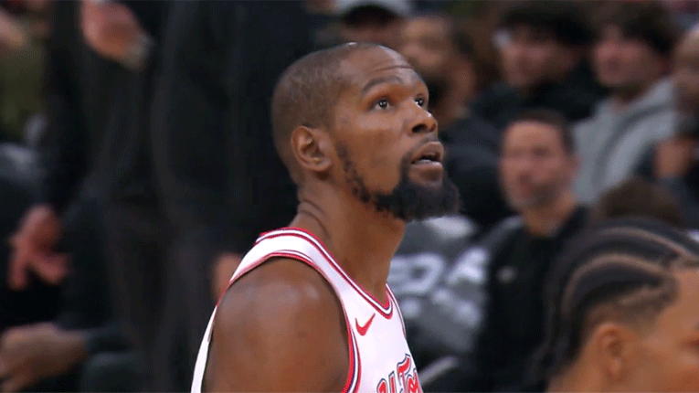 Дурант го надмина Новицки, стана шести стрелец во историјата на НБА