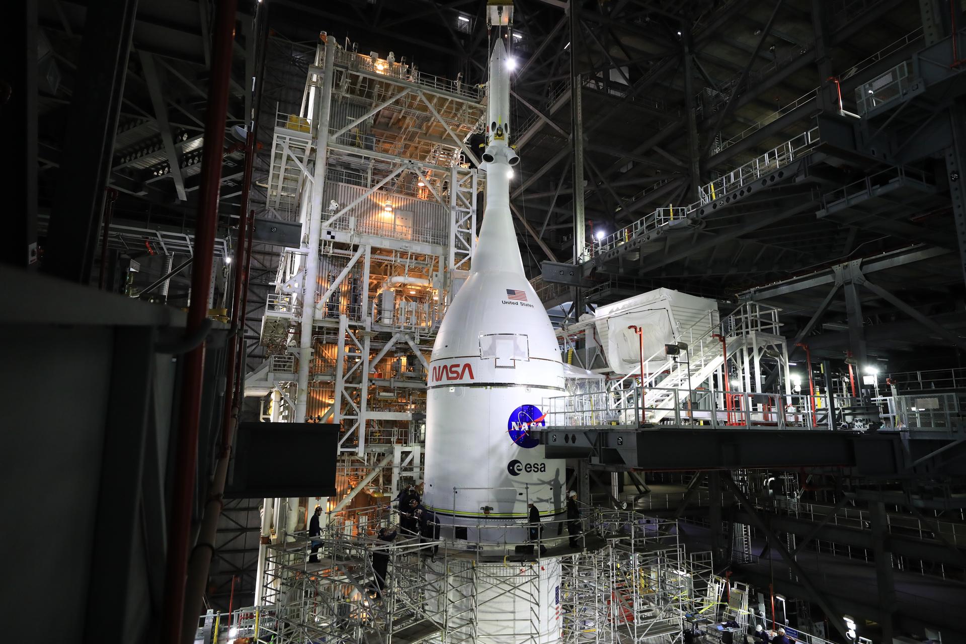 „АРТЕМИС II“ И НОВАТА ТРКА ЗА МЕСЕЧИНАТА: Помалку спектакл, повеќе стратегија