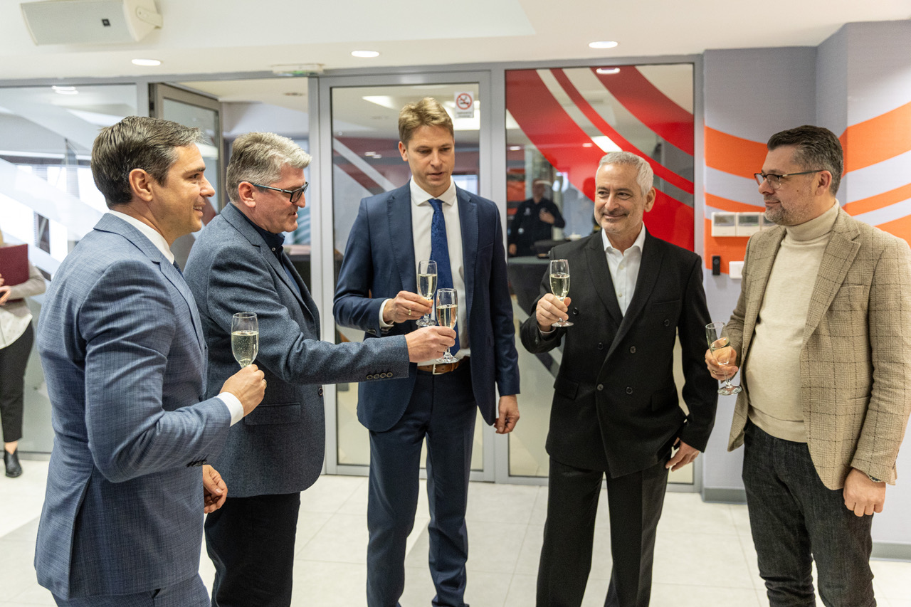 One Macedonia доби официјална лиценца, со што започнува значаен пресврт во дигиталната иднина на Северна Македонија