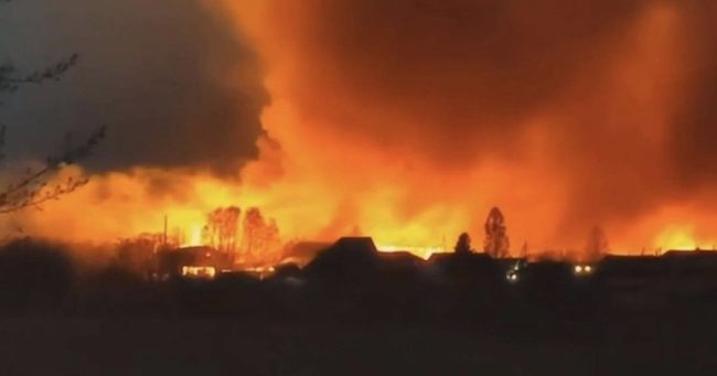 УКРАИНСКИ ДРОНОВИ ПРЕДИЗВИКАА ПОЖАР ВО НАФТЕНО СКЛАДИШТЕ ВО ВОЛГОГРАД, ОТКАКО РУСИЈА УПОТРЕБИ НОВА ХИПЕРСОНИЧНА РАКЕТА