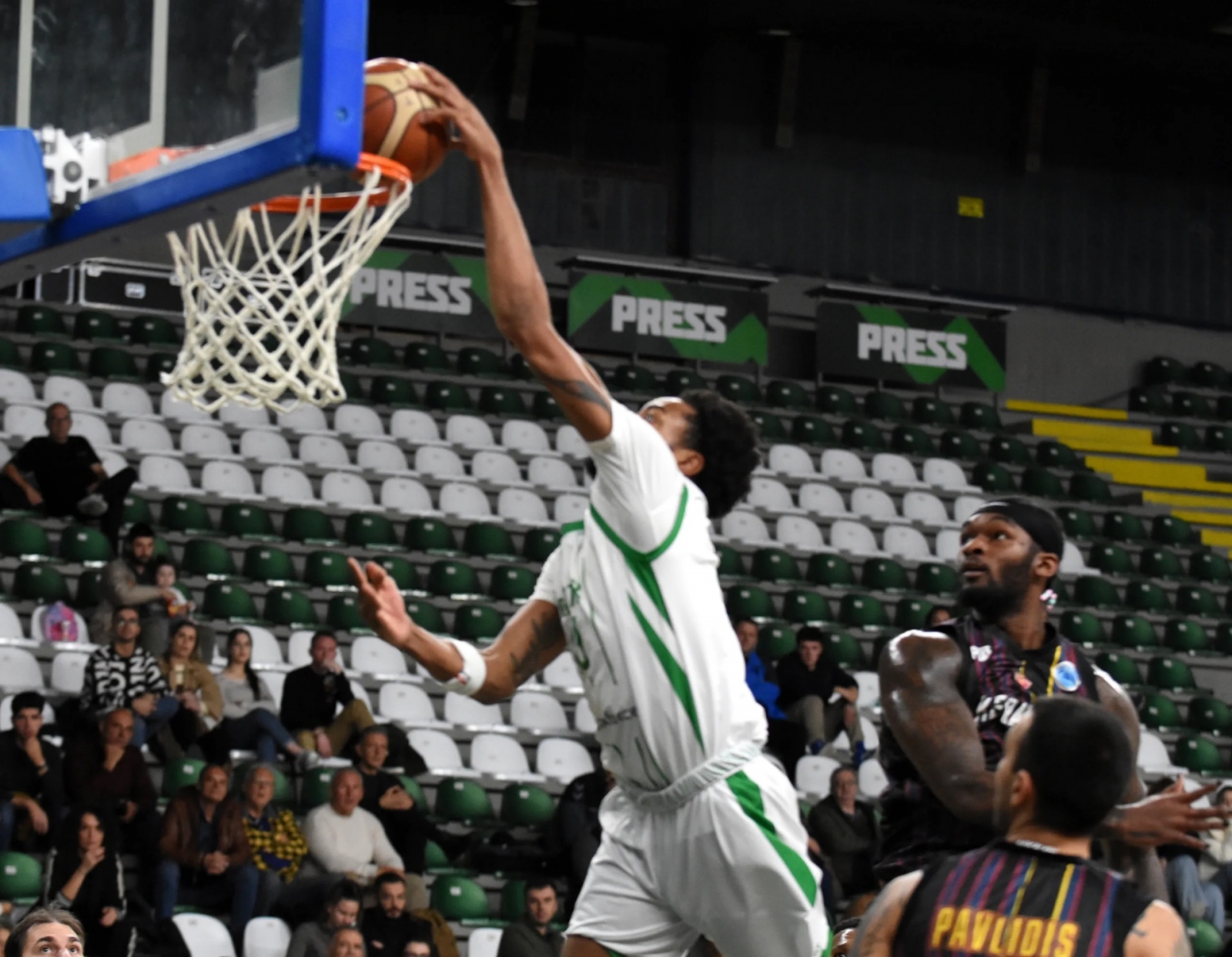 Пелистер по продолжение го освои Чаир, Тиквеш подобар од Кожув