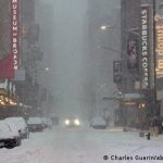 Снежна бура во САД: најмалку 10 загинати,стотици илјади без струја