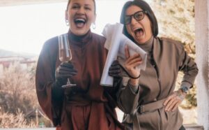 Миа Костова и Тијана Скулиќ со сопствен труд си купија плацеви во Соње и станаа сосетки