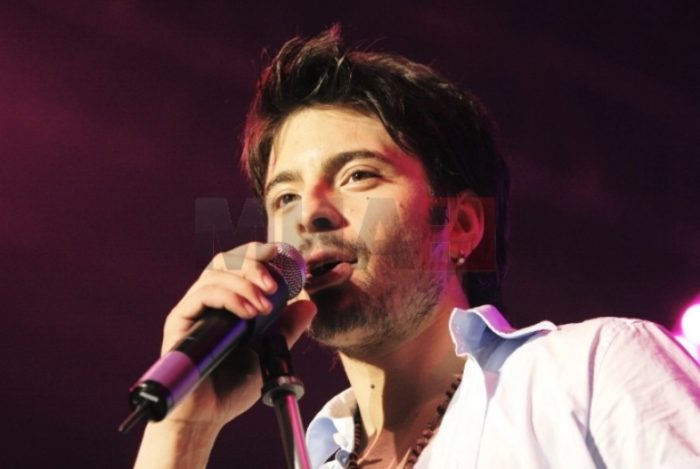 ЅВЕЗДАТА КОЈА НЕ ГАСНЕ: И по кобната несреќа пред 19 години, Тоше Проески сè уште живее преку неговите песни и хумани дела