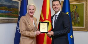 Муцунски се прости со Агелер