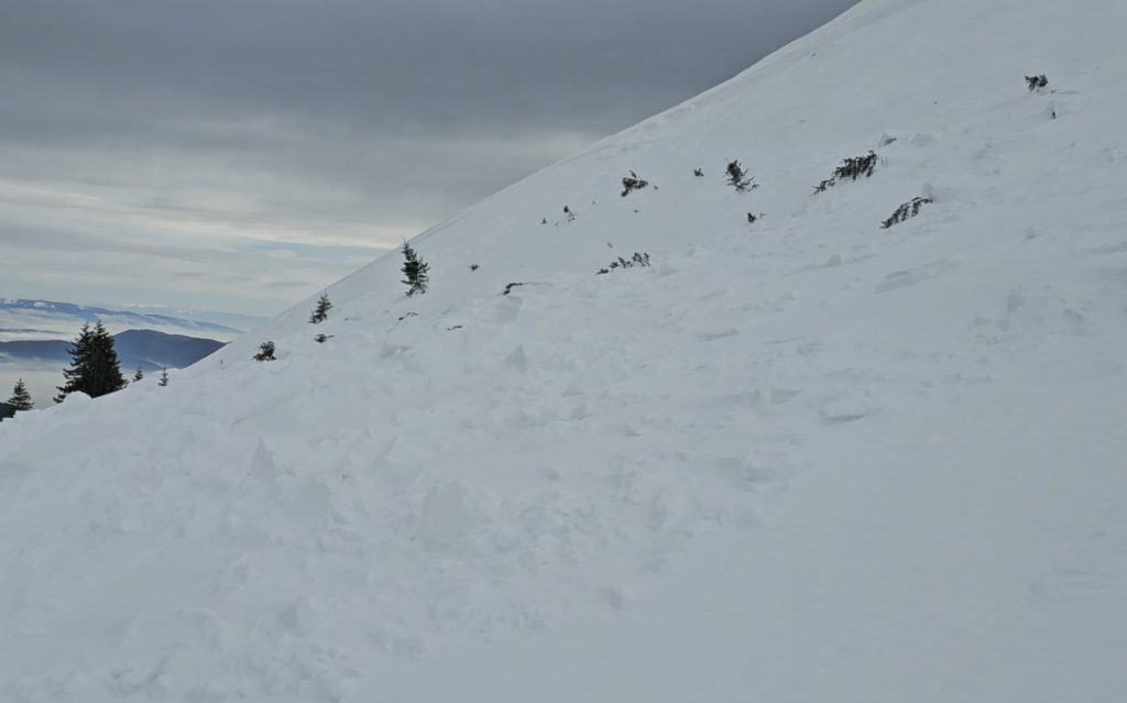 Зголемена оапсност од лавини на Шар Планина: Национланиот парк со предупредување, посетителите да постапуваат со зголемена претпазливост