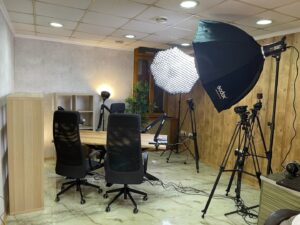 Инфлуенсерите, влогерите и јутјуберите мора да се регистрираат во АВМУ