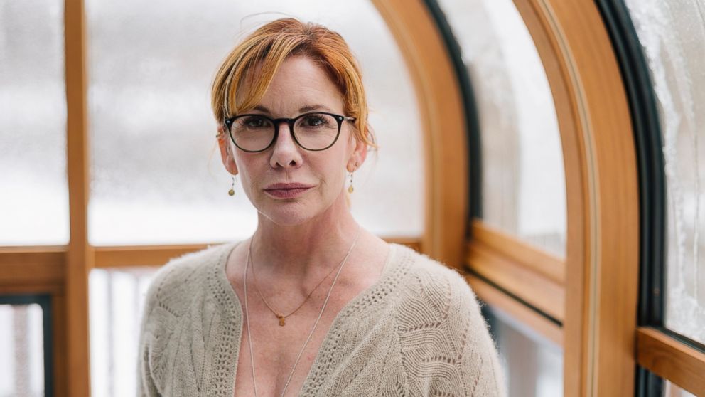 Сопругата на актер уапсен за злоупотреба на деца го моли судот: Грижете се за мојот прекрасен сопруг