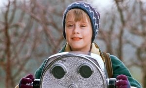 (ВИДЕО) МИСЛЕВМЕ ДЕКА НЕМА ПОДОБАР ФИЛМ ОД „САМ ДОМА“?: 5 божиќни филмови кои имаат повисока оценка на IMDb од вашиот омилен класик од 90-тите!