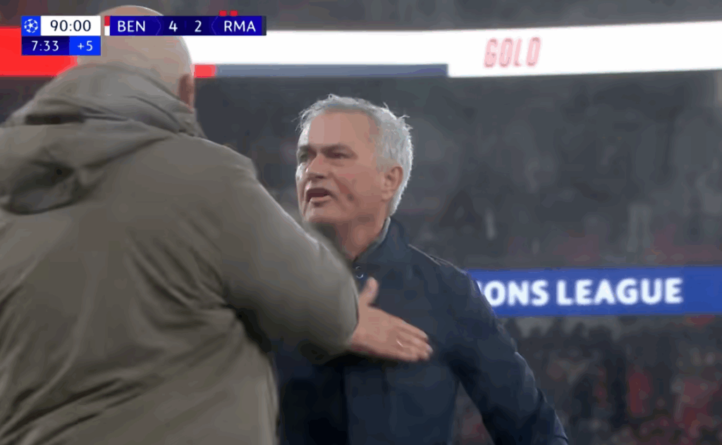 Мурињо му речe на голманот да оди напред, а овој постигна гол, Специјалниот со прослава во свој стил (ВИДЕО)