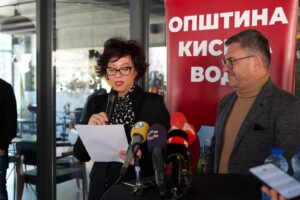 Градоначалничката Бети Стаменкоска-Трајкоска и заменик-министерот за економија и труд Марјан Ристески на средба со бизнис заедницата од Кисела Вода