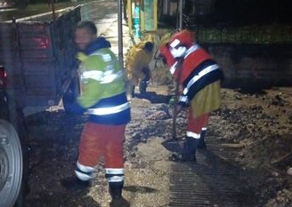 Две лица загинаа во невремето во Грција