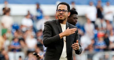 Новиот тренер на Челзи веќе пристигна во Лондон и чека промоција