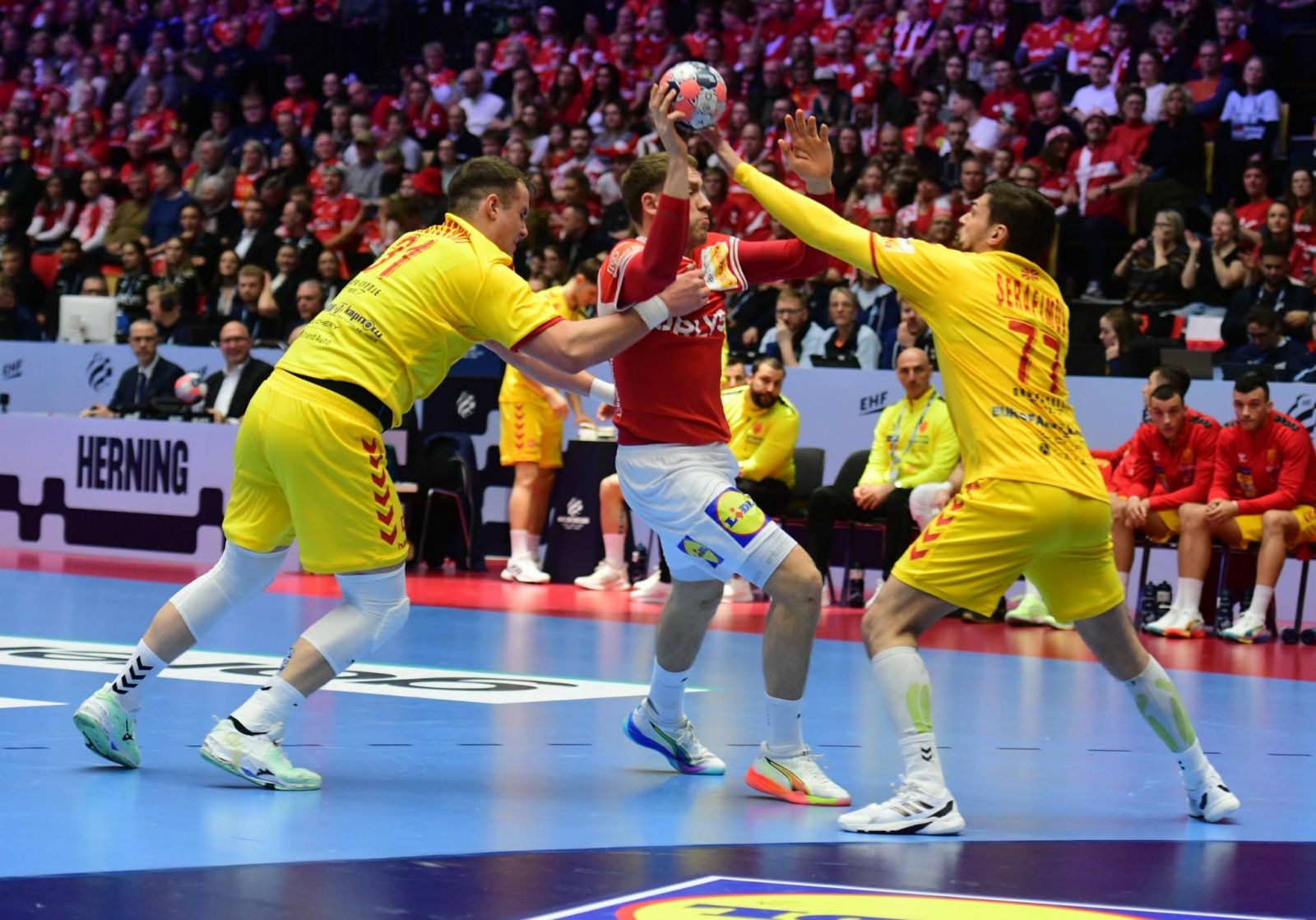 Натпреварот меѓу Македонија и Португалија ќе го судат браќа од БиХ