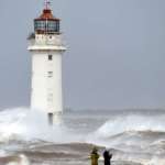 Најмалку 20 американски држави прогласија вонредна состојба поради бурата