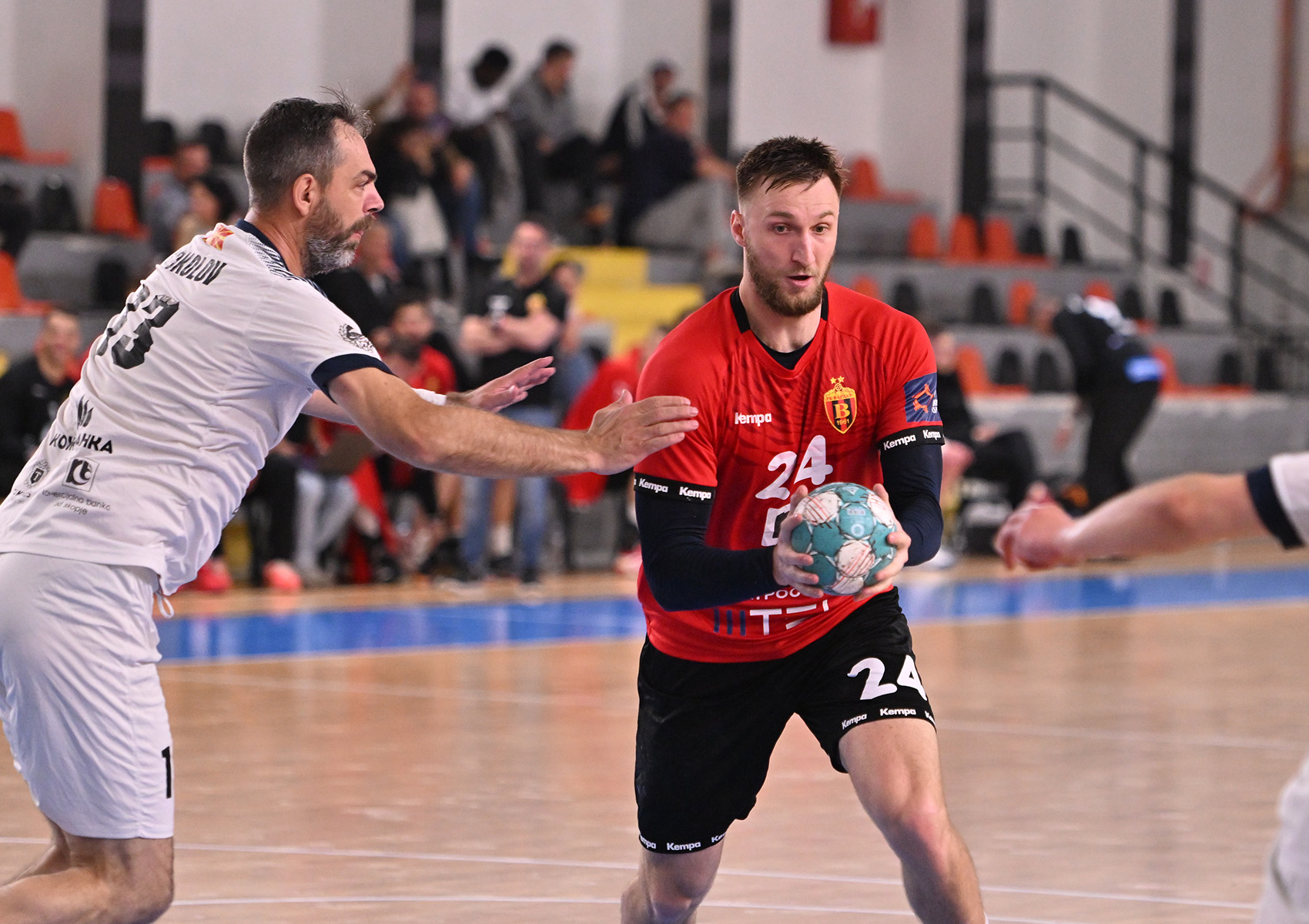 Горига може да дебитира за Македонија против „своите“