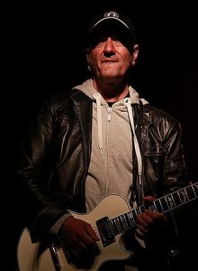 Денес роденден прославува нашиот легендарен гитарист Влатко Стефановски