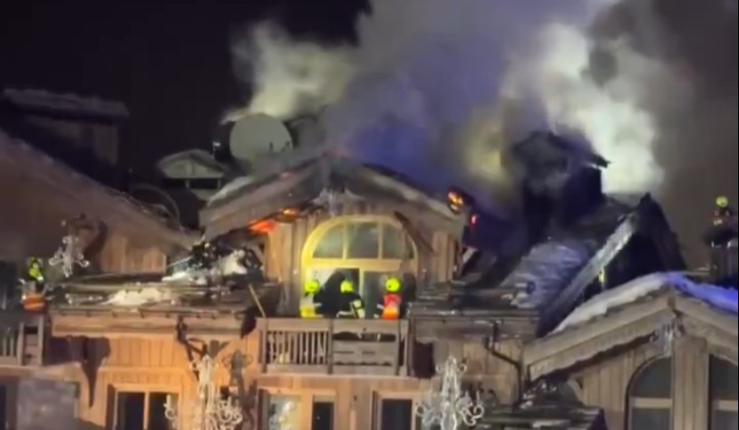 Пожар во хотел во познат скијачки центар во Франција, евакуирани над 80 туристи (ВИДЕО)