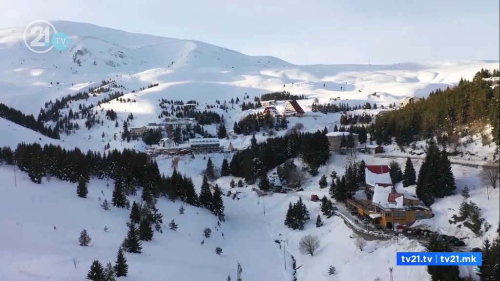 На Попова Шапка утрово измерени -8 степени, има и снег во висина од 31 сантиметар