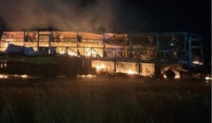 Двајца малолетници запалија автобус паркиран пред училиште во Радовиш