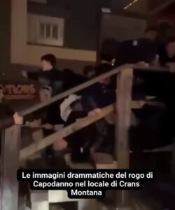 (ВИДЕО) Вознемирувачка снимка: луѓе во паника бегаат од огнот во барот во Швајцарија