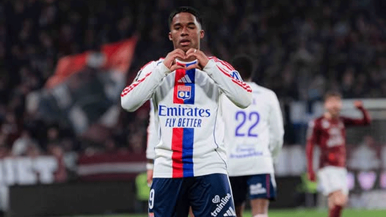 На Ендрик му тргна во Лион, направи хет-трик!