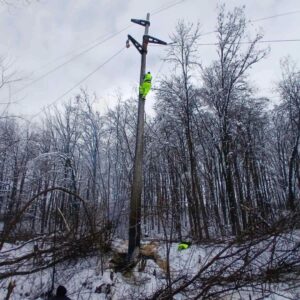 (ВИДЕО) Србија е под снег: продолжува вонредната состојба, илјадици семејства се без струја
