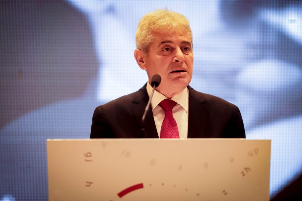 ДУИ потврди: Али Ахмети ќе присуствува на лидерската средба повикана од Мицкоски