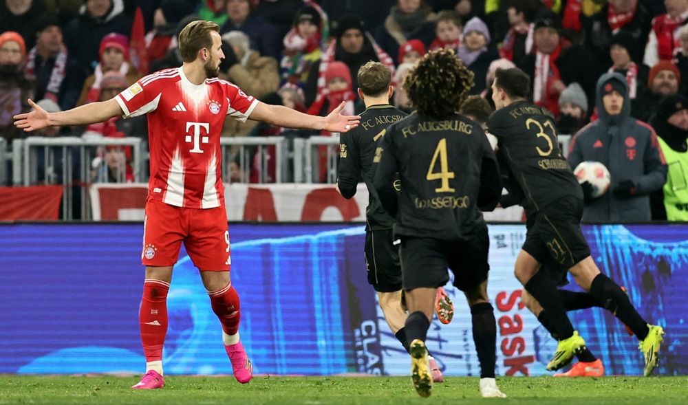 Сензација на сезоната: Аугсбург прв го урна големиот Баерн и тоа во – Минхен (ВИДЕО)