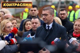 Контраспин: Аплаузот за премиерот не ја тргна мистеријата имало или не средби со државници во Давос