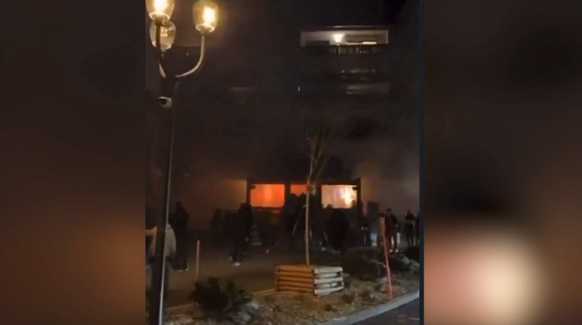 40 загинати и над 100 повредени во пожар за време на новогодишна прослава во Швајцарија