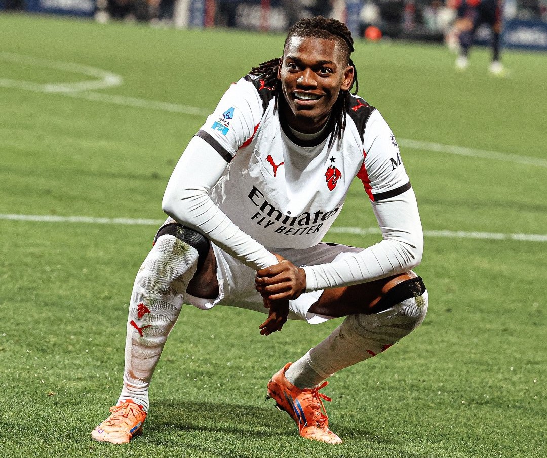 Милан ја преживеа Сардинија и барем 48 часа ќе биде лидер (ВИДЕО)